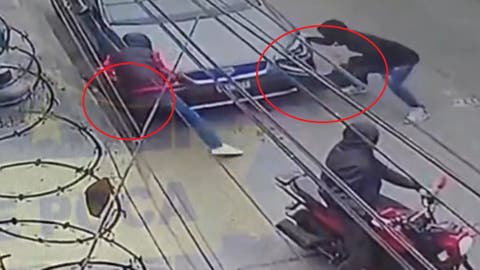¡Robo Express en Plena Luz!  Ladrones arrancan faros de un Mazda en segundos
