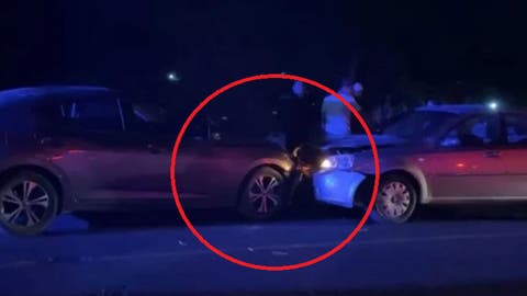¡Aparatoso choque en curva de “El Molino”! Conductor invade carril y niños resultan heridos