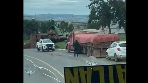 Volcadura de tráiler en la carretera Tlaxco-Chignahuapan provoca caos vial