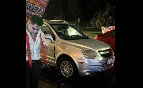 ¡De película! Poblano disfrazado de “El Joker” provoca choque y huye, dejando atrás a su acompañante Periférico