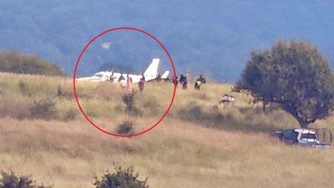 ¡Impactante! Avioneta Cessna  se desploma en Bosques de Chapultepec y el piloto esquiva zonas residenciales