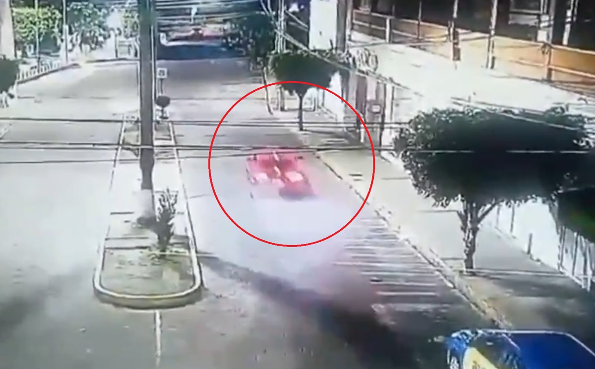 Impactante persecución en Izúcar de Matamoros: Un hombre choca en la calle Centenario, huye en otro vehículo