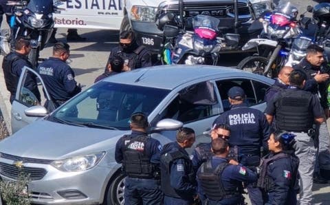 Impactante operativo en el Periférico: capturan a dos hombres armados en auto robado tras persecución y balacera