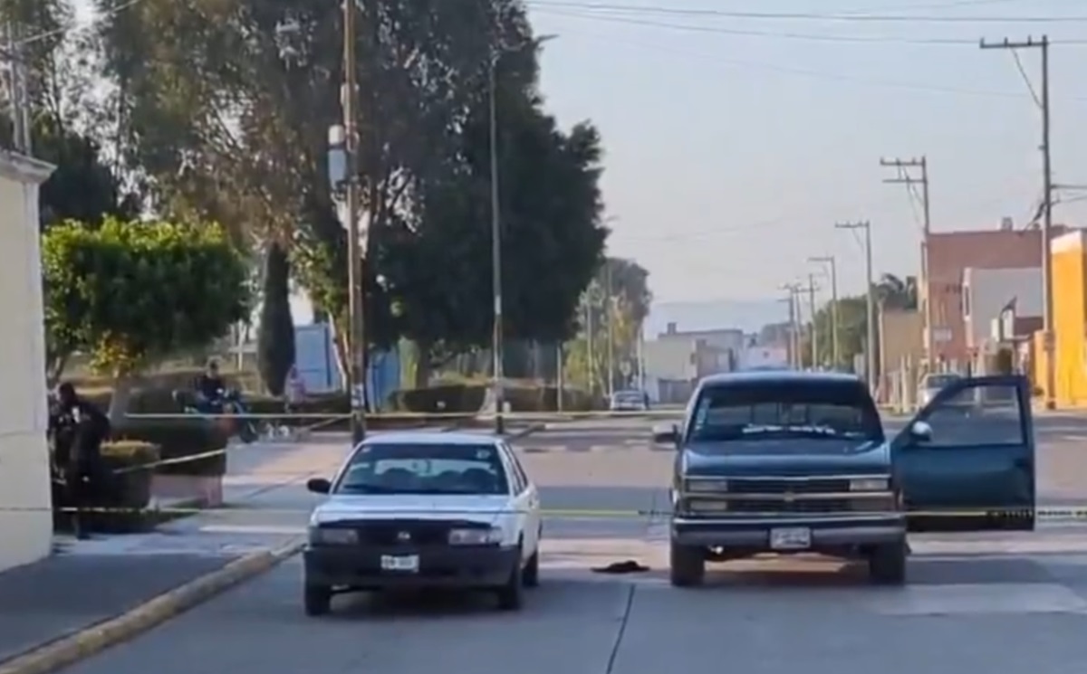 #ÚltimaHora Balacera en Los Héroes Puebla deja dos heridos y vehículos abandonados