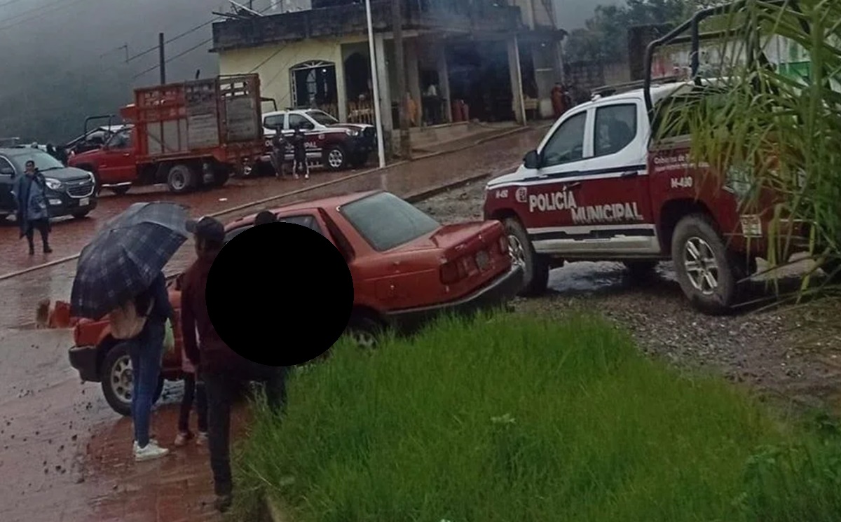 Acribillan a adolescente panadero en carretera de Eloxochitlán y abandonan su cuerpo junto a otro herido