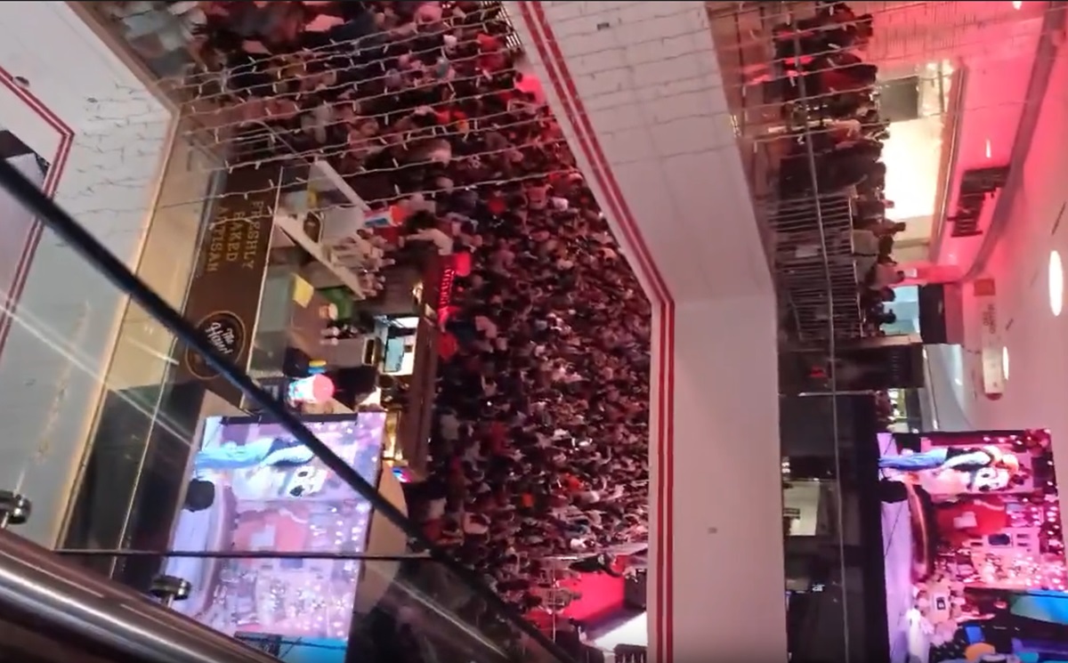 Evacuación en Galerías Serdán durante encendido de luces navideñas por “ruidos extraños” en segundo piso