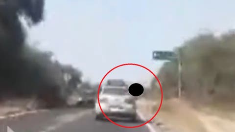 Increíble! Niña saca medio cuerpo por la ventana en auto en movimiento en la Tehuacán-Puebla (VIDEO)