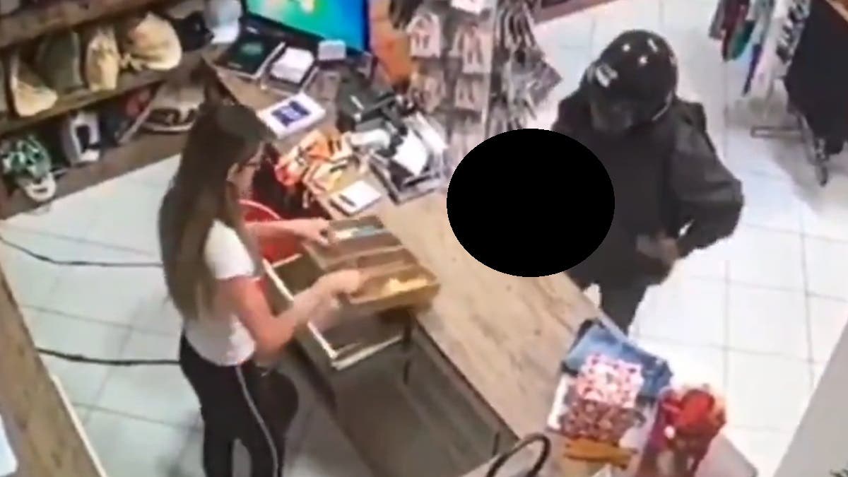 ¡Crueldad sin límites! Ladrón asalta tienda, roba el dinero y dispara a la empleada