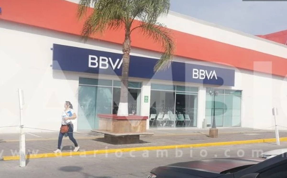 Asaltan a cuentahabiente en plaza Chedraui de Texmelucan; movilización policial sin detenidos
