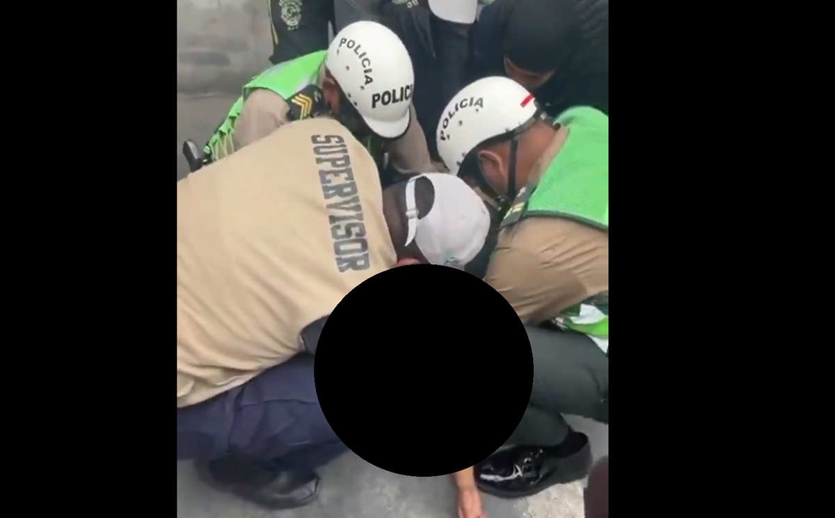 ¡Increíble! Policías intentan exorcismo, pero era un ataque de epilepsia