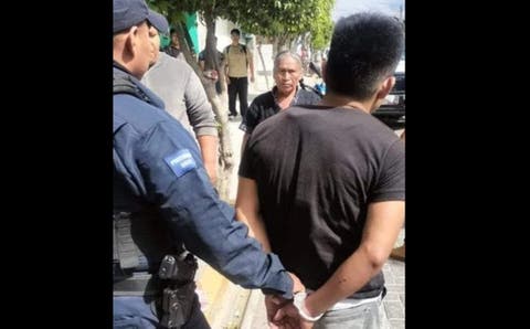¡Vecinos enfurecidos! Intentan linchar a presunto ladrón de bicicletas en Puebla