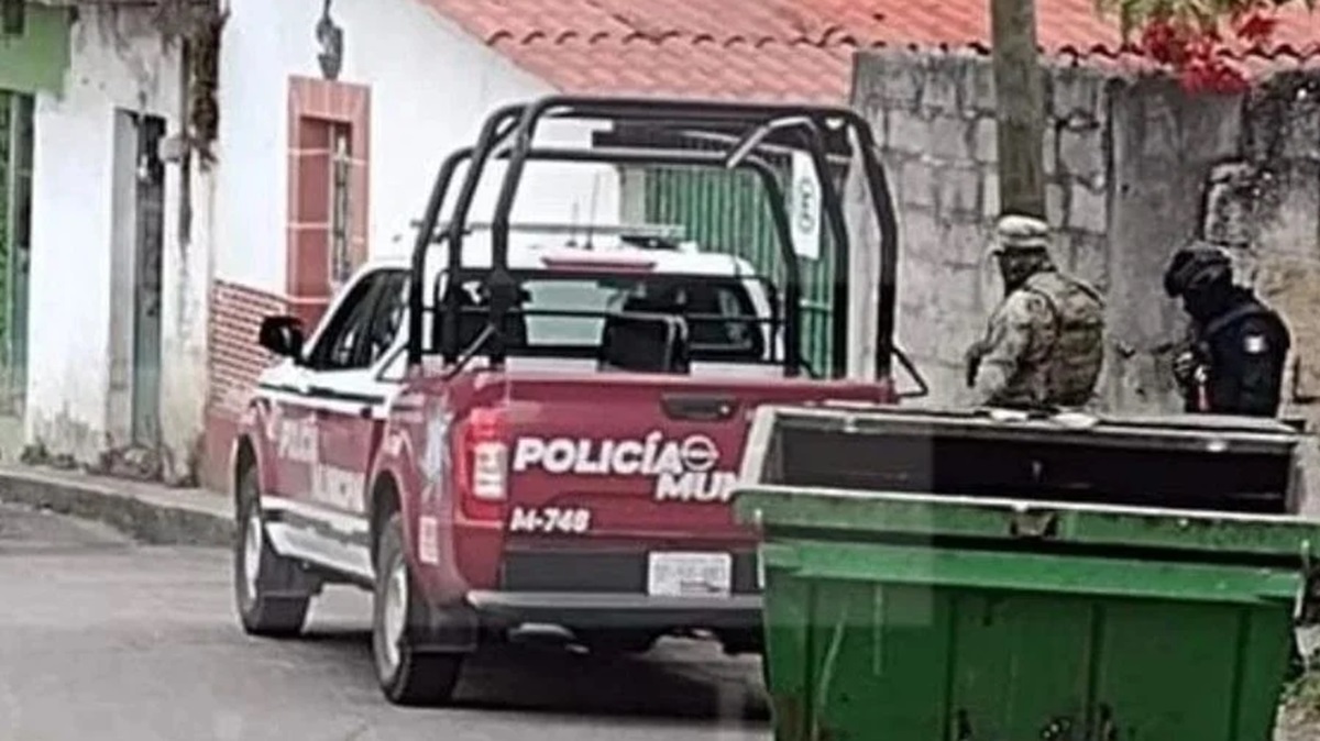 ¡Terrible hallazgo! Localizan cuerpo con tres balazos y heridas de cuchillo en Pahuatlán