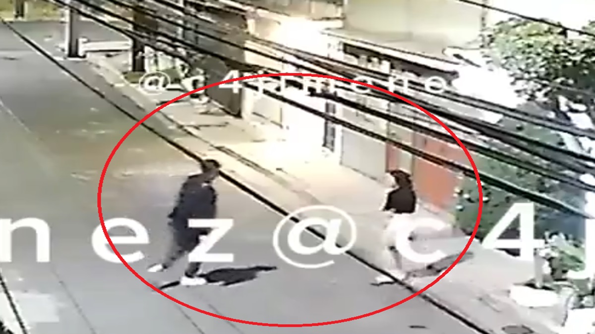 ¡Indignante! Golpea brutalmente a su pareja en la calle, todo quedó grabado en VIDEO