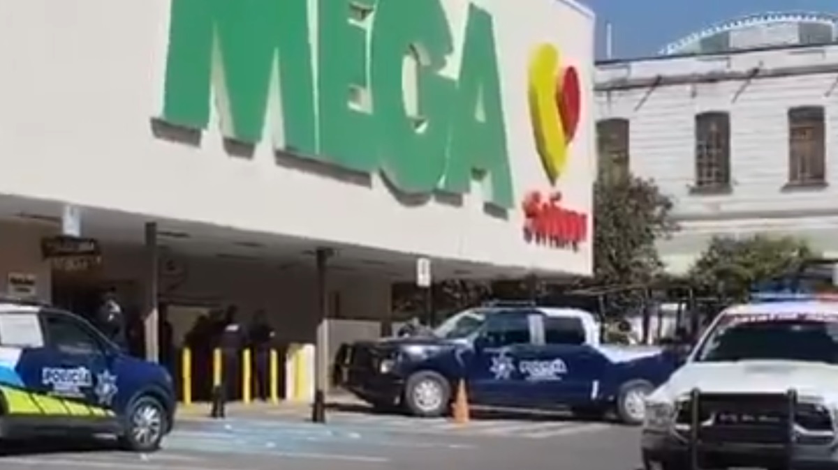 Intento de asalto en Soriana El Carmen desata disparos y caos