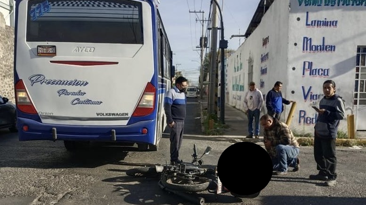 ¡Tragedia en el Centro Histórico! Motociclista arrollado por unidad de transporte público