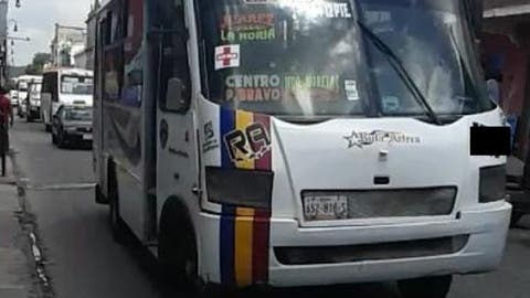 ¡Terror en Puebla! Pasajeros de Ruta Azteca asaltados a punta de pistola en San Antonio Abad