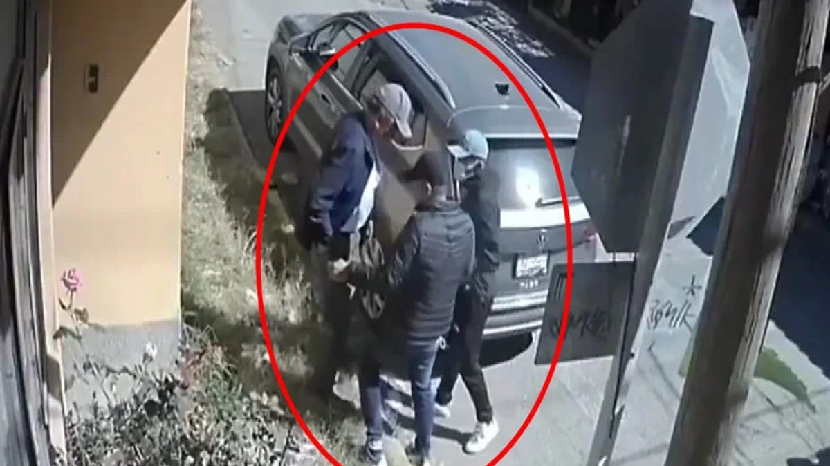 VIDEO: ¡Sin piedad! Así asaltan a abuelito y le roban su camioneta en Cuautlancingo