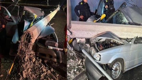 ¡Impactante escape! Poblano estrella su auto contra poste, lo derriba y huye ileso en el Boulevard Vicente Suárez