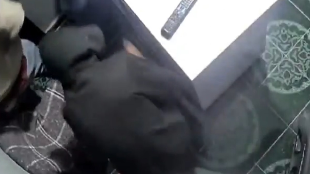 Asaltan con cuchillo billar en Puebla: Cámaras captan el violento asalto