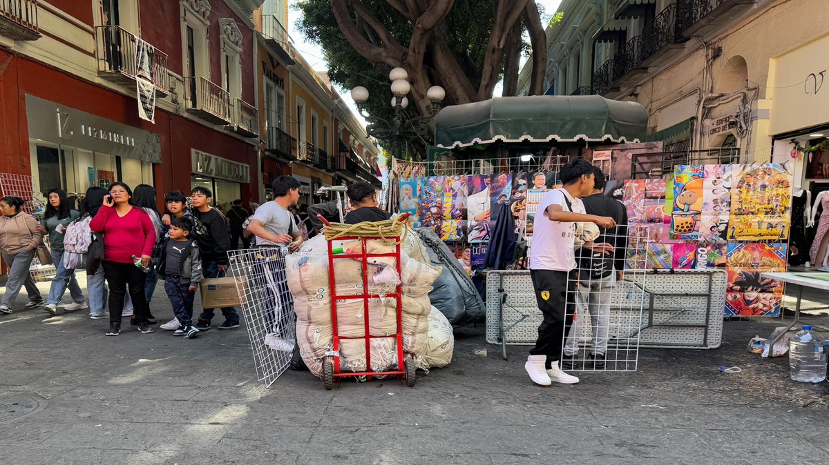 El Reinado del Caos: Ambulantes Controlan el Centro Histórico de Puebla en Pacto Secreto