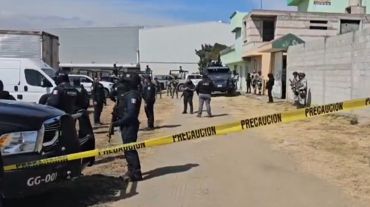 Cateo por autopartes robadas genera pánico en Barranca Honda: dos detenidos y autos asegurados