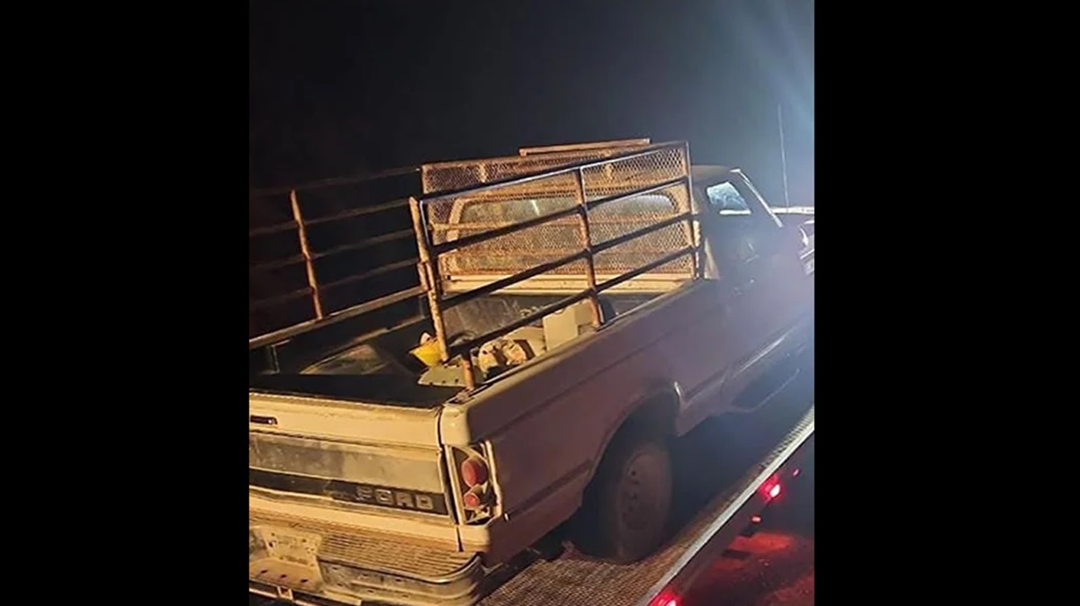 Guardia Nacional recupera camioneta robada en operativo sobre la Cuacnopalan-Oaxaca