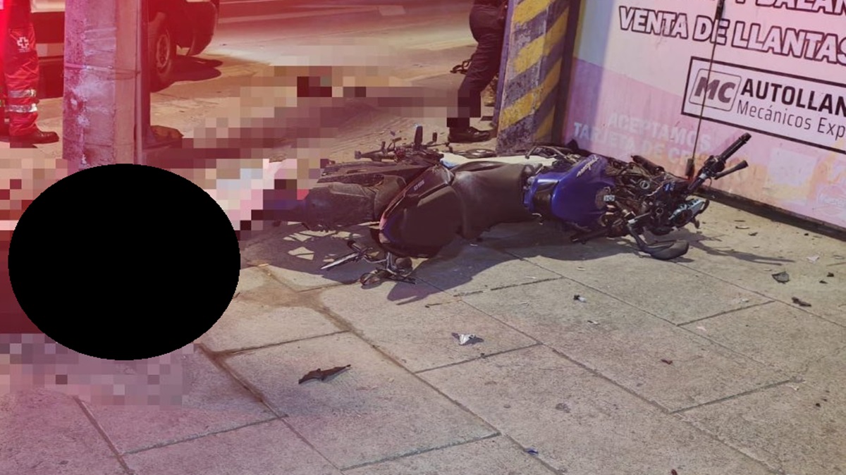 Miércoles de Tragedia en Puebla: Motociclistas se Impactan Contra Poste en la 11 Sur; joven de 19 años perdió la vida