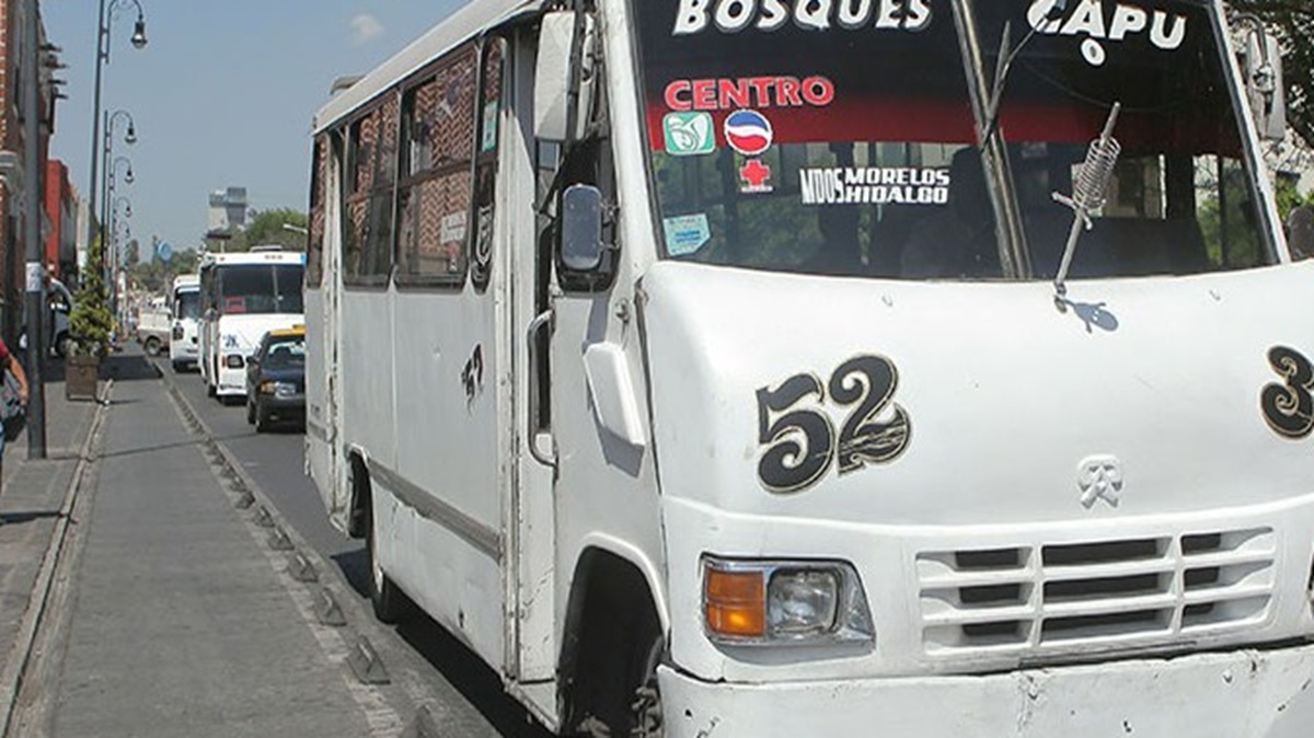 ¡Otra vez la Ruta 52! Golpean a chofer durante violento asalto en Mercado Morelos