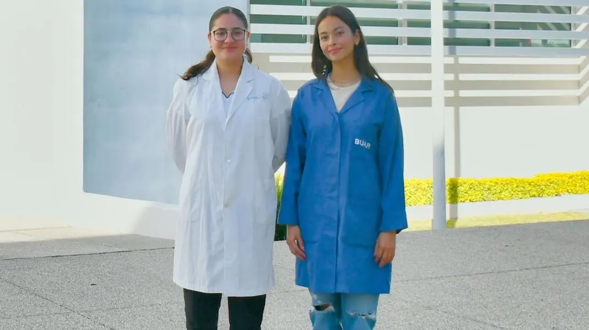 Alumnas de la BUAP crean fungicida natural que elimina hongos y bacterias al 100%