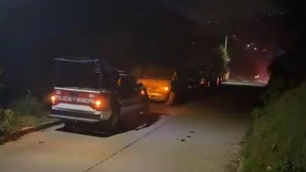 Patrulla de Chignautla cae a dren de aguas negras en Teziutlán-Acajete: dos policías heridos
