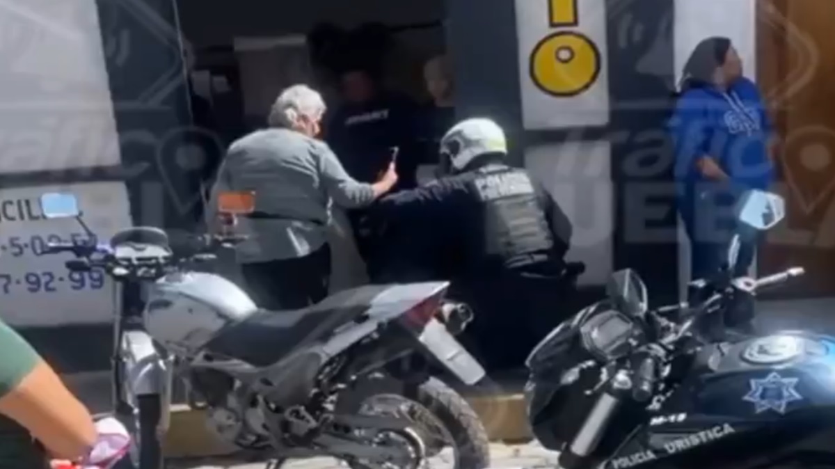 Video Viral: Asaltante de Cuentahabientes Suplica Ayuda Tras Detención en Atlixco; “Mi mano me la rompen”