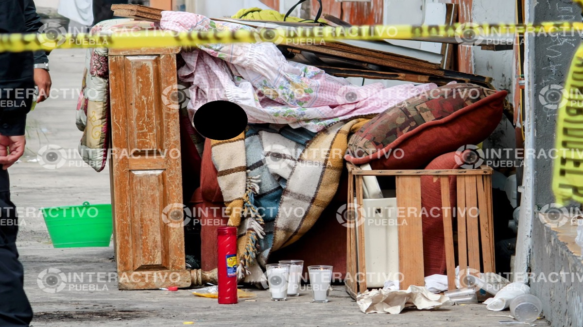Triste noticia en Xochimehuacan: Encuentran a un abuelito sin vida en una casa improvisada.