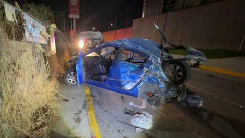 Aparatoso accidente en el Periférico Ecológico: auto sale proyectado y queda destrozado