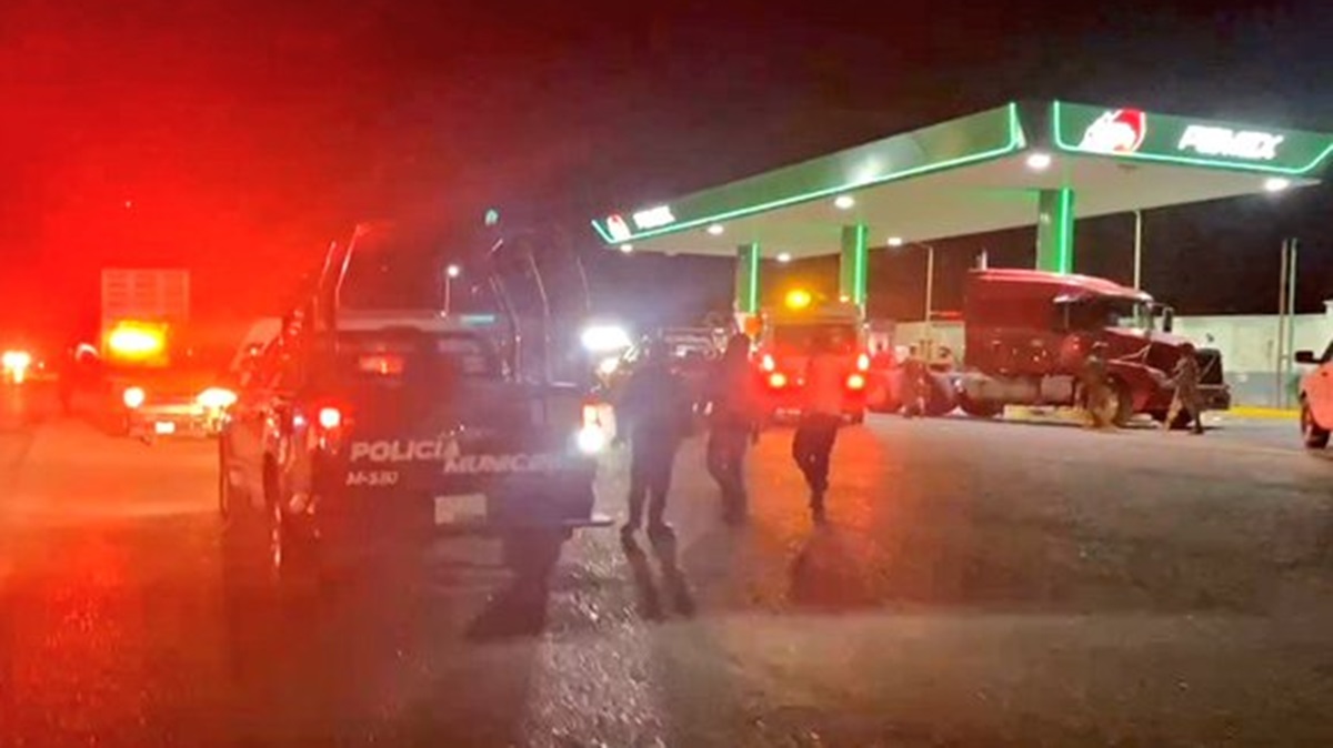 ¡Viernes de terror en Puebla! Asalto a gasolinera deja un herido y tres con crisis nerviosa