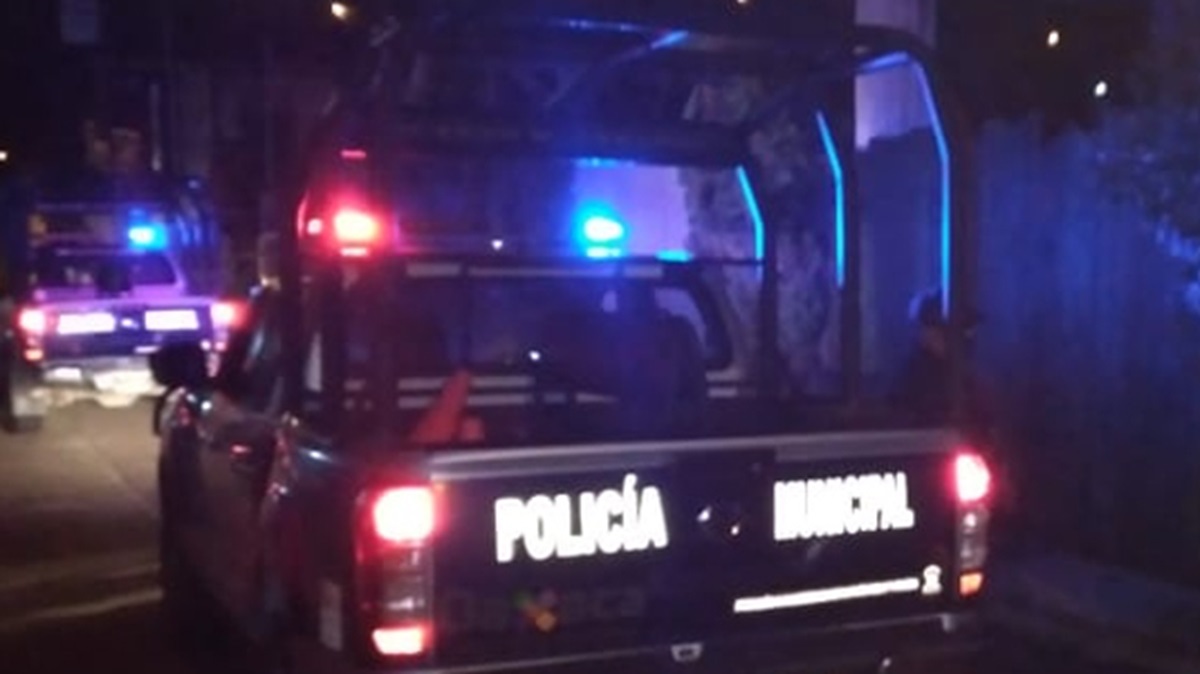 Lunes de terror en Puebla: Balean a joven al llegar a su casa