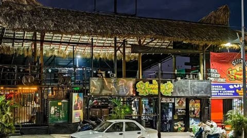 ¡Domingo de Horror en Acapulco! Balean a tres turistas afuera de un bar en la Costera