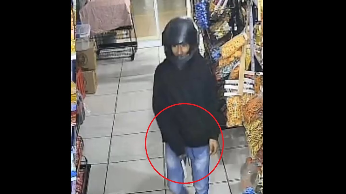 VIDEO Ladrón Intimida a Abuelita y Asalta Miscelánea Chabelita en Santa Clara Ocoyucan