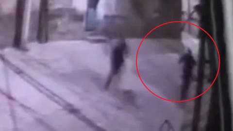 VIDEO: Comerciante intenta secuestrar a dos jóvenes, uno tiene solo 14 años