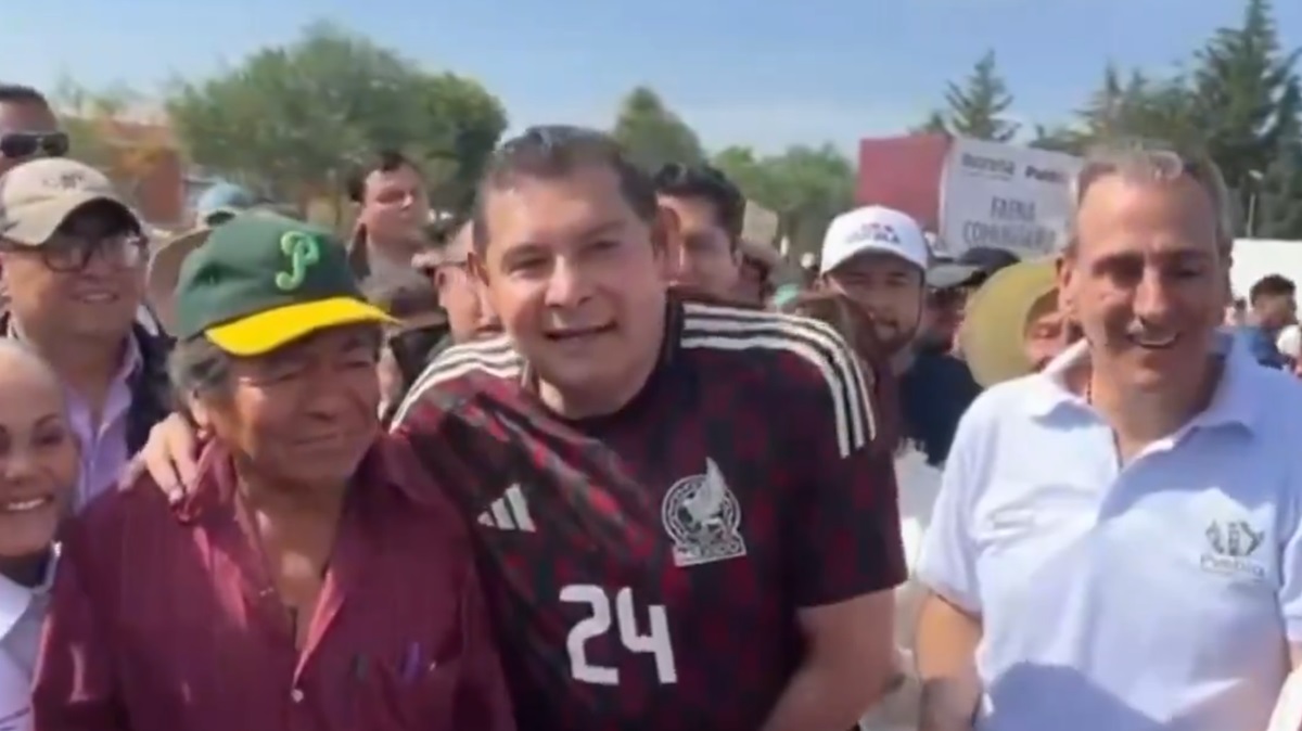 Gobernador de Puebla reta a Carlos Loret: “Que venga a ensuciarse las manos”  ¿Aceptará?