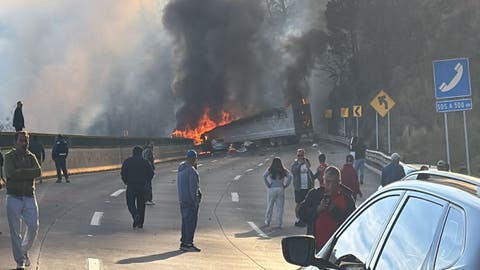 Video: Confirman Tragedia en la Autopista México-Puebla: Explosión deja cinco muertos y cierre total  este Domingo