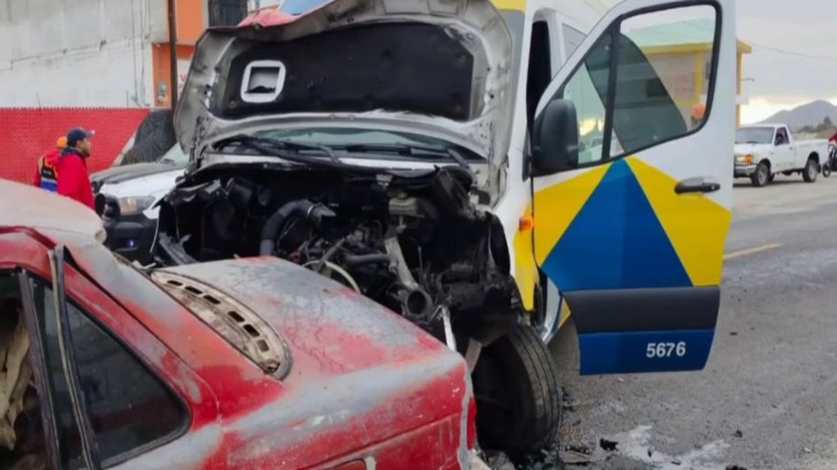 Tragedia en la Amozoc-Nautla: Fuerte choque entre autobús y Tsuru deja dos mujeres sin vida