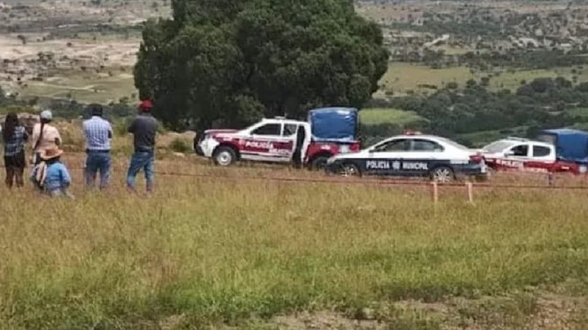 ¿Fosa clandestina en Puebla? Encuentran cadáver en un pozo