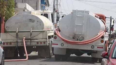 ¡Antorcha Campesina “secuestra” el agua en Tepexi! Pobladores pagan hasta 600 pesos por pipas