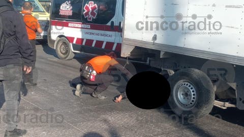 Tragedia en la carretera Puebla-Tehuacán: motociclista derrapa y muere tras quedar debajo de una camioneta