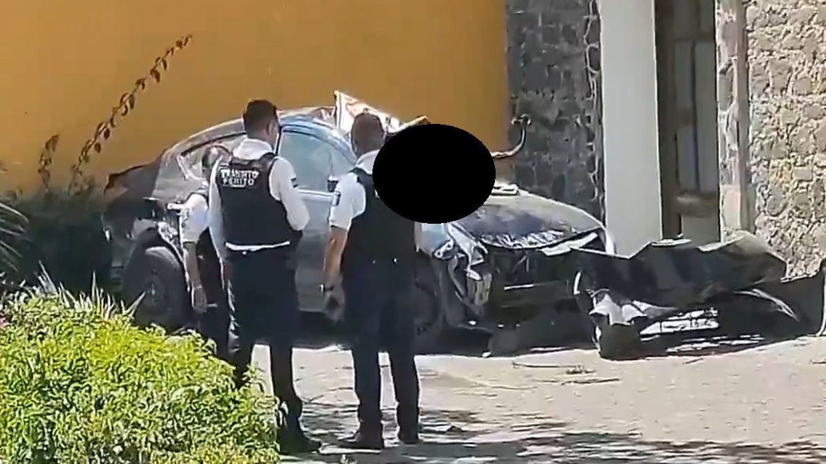 VIDEO Tragedia en el Bulevar 5 de Mayo: Mujer muere prensada en volcadura