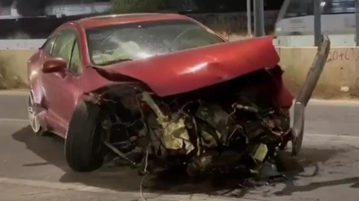 Impactante accidente en el Periférico Ecológico: conductor abandona vehículo destrozado