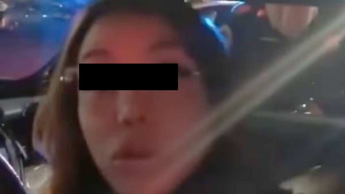 VIDEO Lady Sentido Contrario: Maneja ebria, insulta a policías y termina detenida