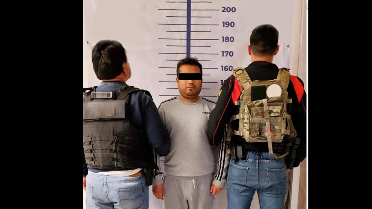 ¡Cayó Gerardo! Vendió camioneta robada por 850 mil pesos a agencia en “El Ángel” El Carmen; fue detenido en el AICM
