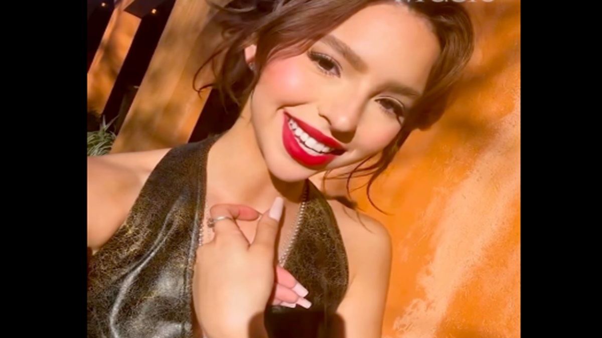 Ángela Aguilar ignora indirectas de Cazzu y presume su carrera en Billboard Women in Music