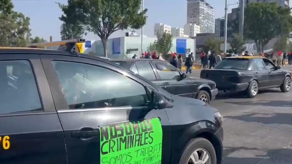 ¡Peligro sobre ruedas! Gobierno confirma que taxis pirata sirven para repartir sustancias ilegales